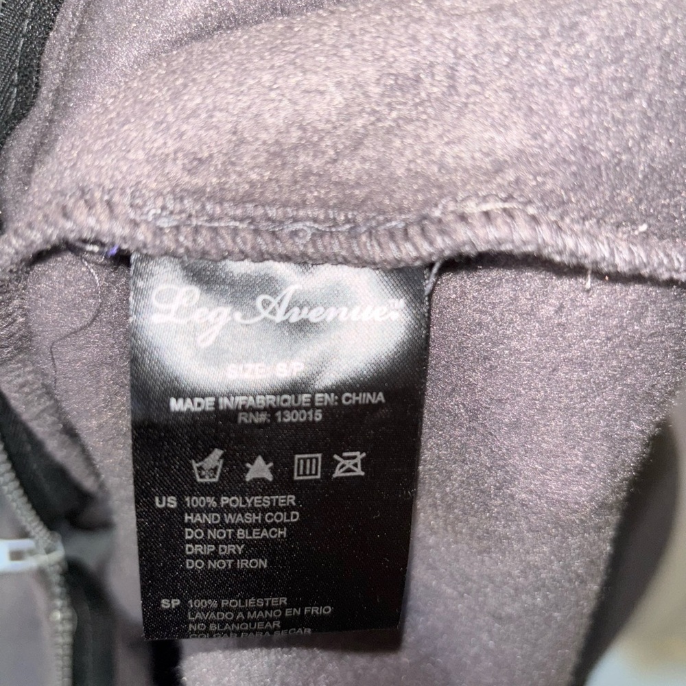 Shark Hoodie with full zipper - Picture 8 of 9